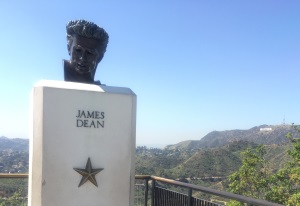 ジェームス・ディーン銅像