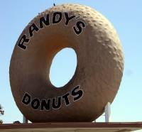 Randy's Donuts（Inglewood）