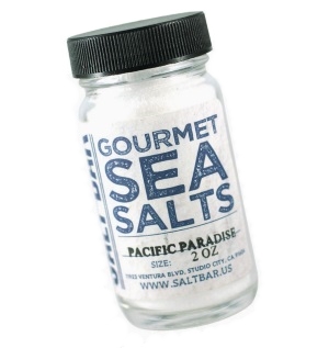 太平洋の海水から作った天然塩
