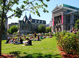 アメリカの大学のキャンパス風景