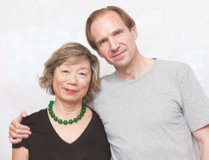 レイフ・ファインズと成田陽子さん