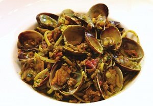 美味しそうなLinguine-Manila Clams and Sausageの写真