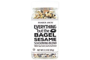 Trader Joe's「Everything But The Bagel Sesame Seasoning Blend、Lemon Pepper」