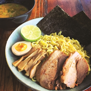 Umami Ramen（ビショックラーメン＆酒バー）